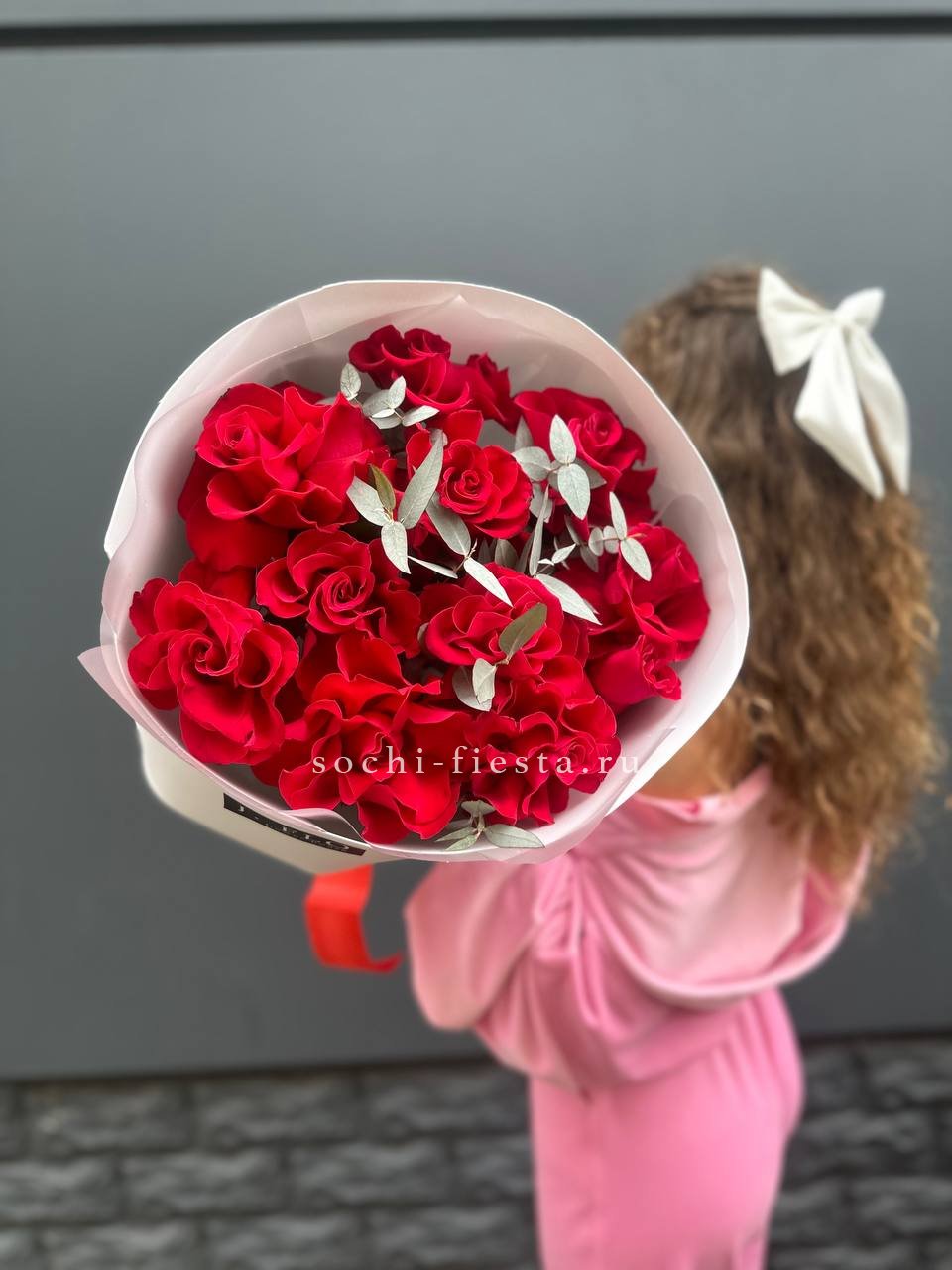 Красные французские розы — доставка цветов Нижнем Новгороде
