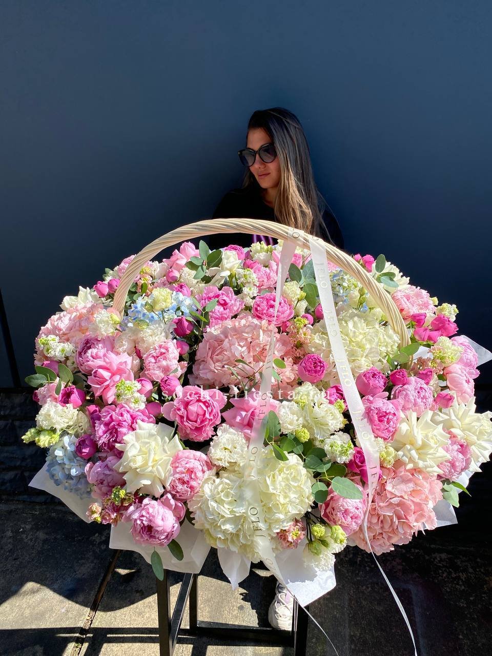 Премиум цветочная корзина в Нижнем Новгороде