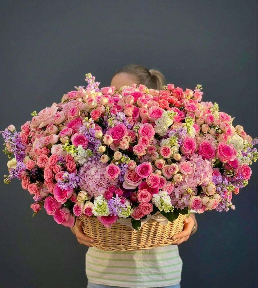 Корзины с цветами — заказать в Нижнем Новгороде