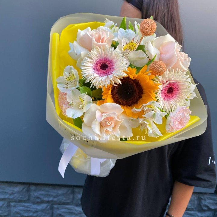 Букет с подсолнухом "Елоу" в Нижнем Новгороде
