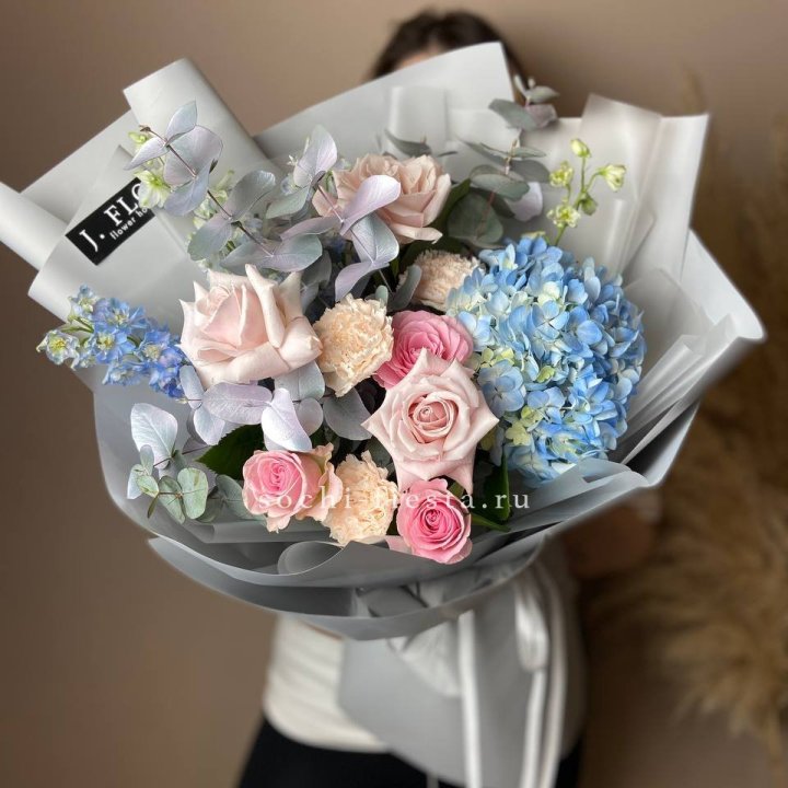 Букет с гортензией № 4 в Нижнем Новгороде