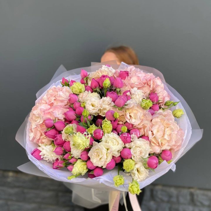  Букет  гортензий и Мисти с доставкой в Нижнем Новгороде