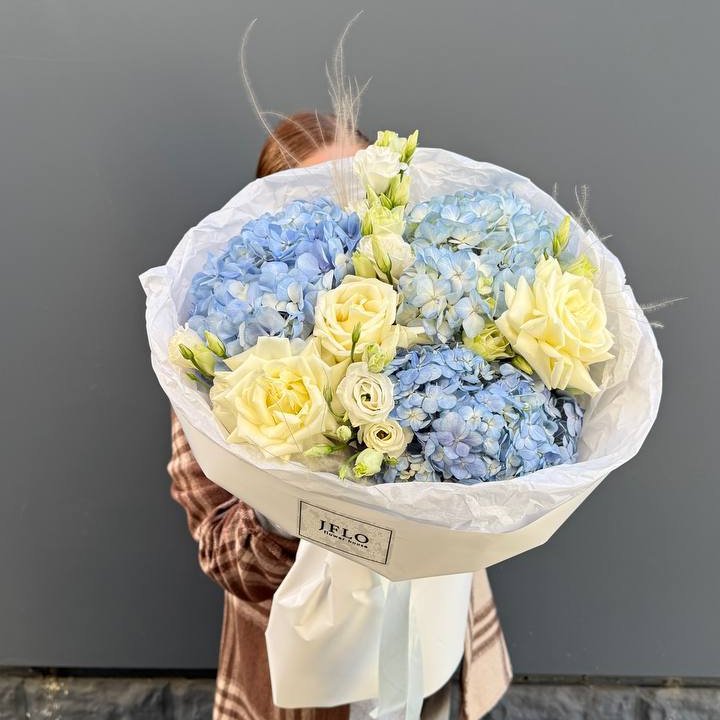 Букет "Глубина глаз" с доставкой в Нижнем Новгороде