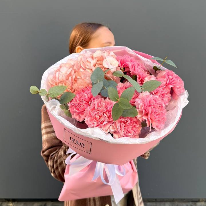 Дуо диантусы и гортензия в Нижнем Новгороде