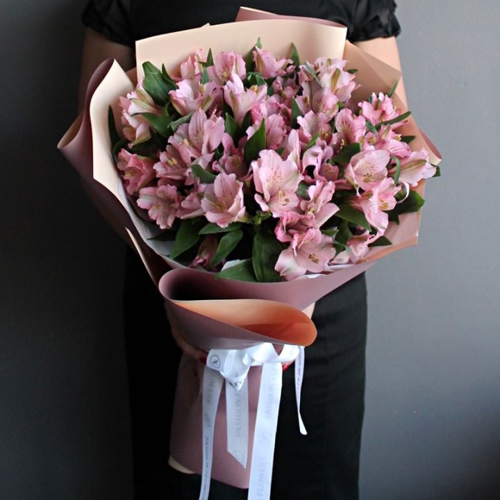 Букет розовых альстромерий в Нижнем Новгороде