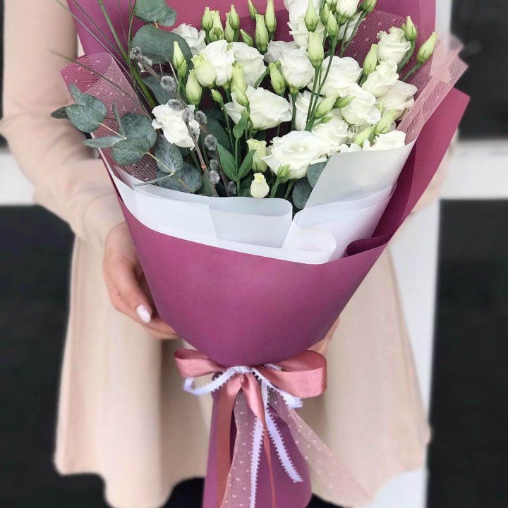 Эустомы с эвкалиптом в Нижнем Новгороде