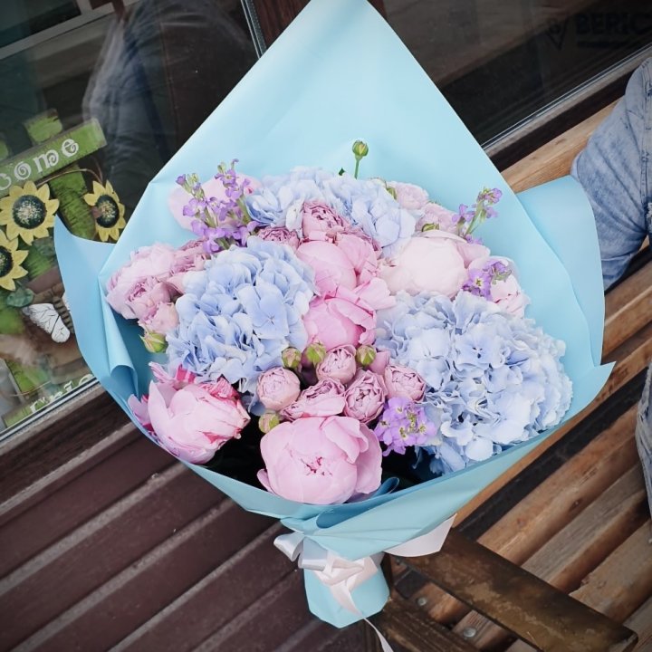 Букет с гортензиями "Блубери" в Нижнем Новгороде