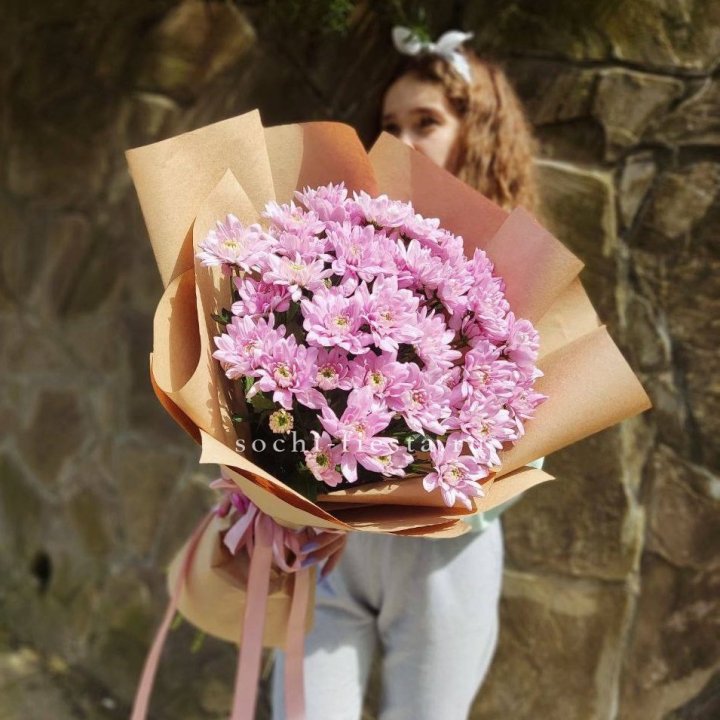 Букет хризантем в крафте в Нижнем Новгороде