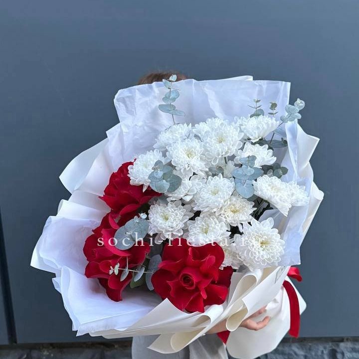 Дуо розы и хризантемы в Нижнем Новгороде