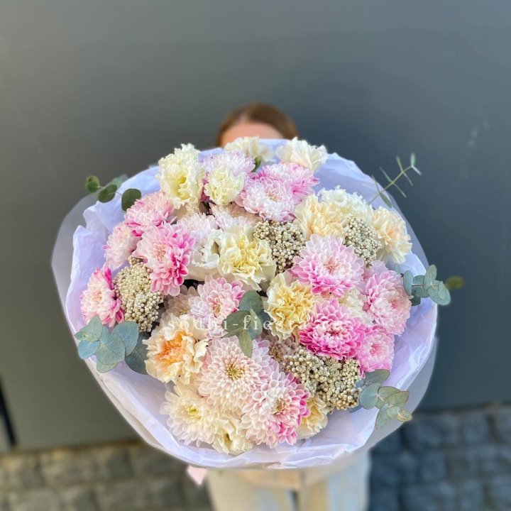 Букет из стойких цветов  в Нижнем Новгороде