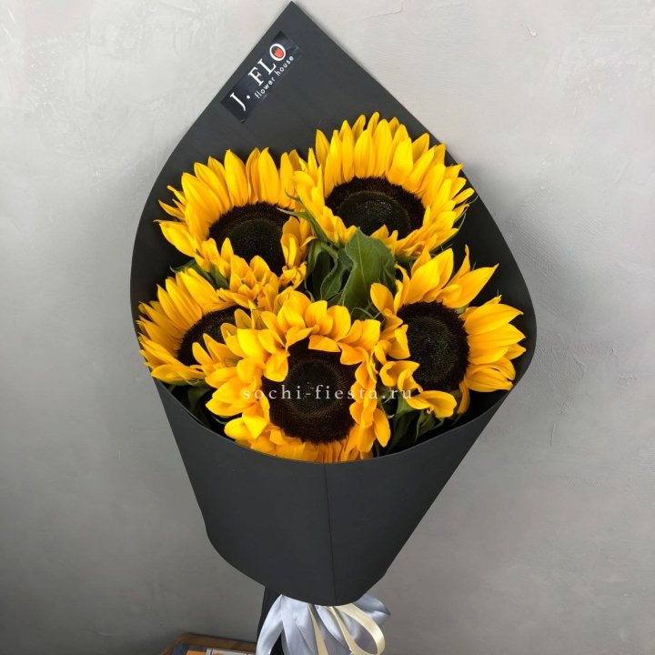 Букет из 5  подсолнухов в Нижнем Новгороде