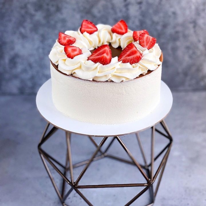 Торт "Клубника со сливками" в Нижнем Новгороде