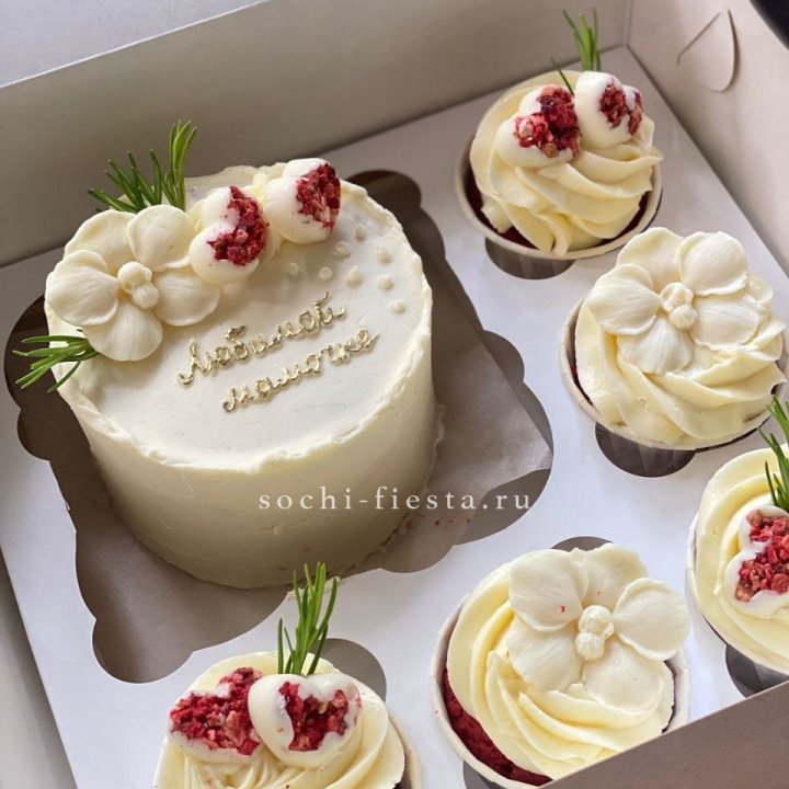 Капкейки и бенто-торт "Мамочке" в Нижнем Новгороде