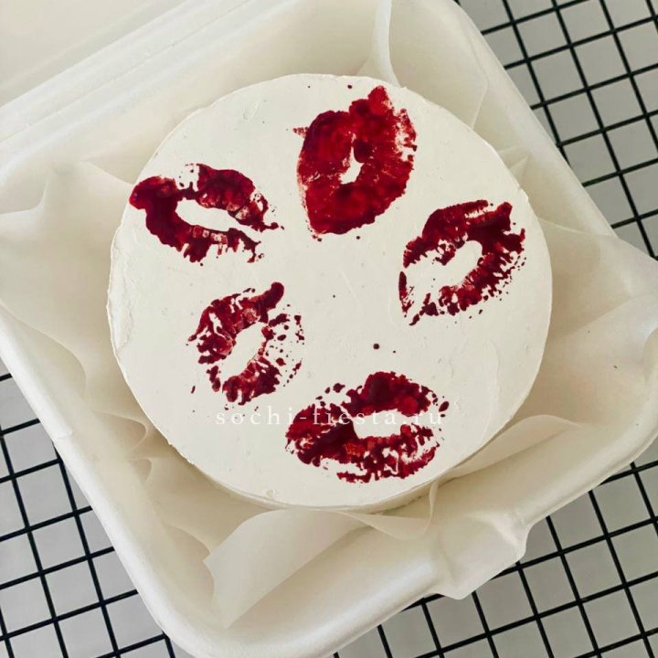 Бенто-торт "Поцелуй" в Нижнем Новгороде