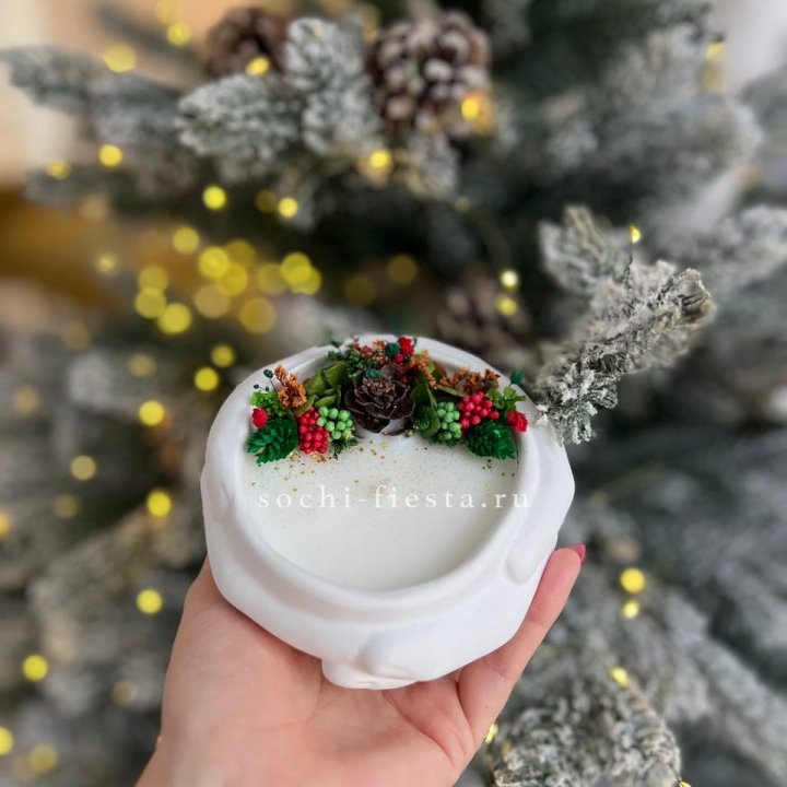 Свеча ароматическая в гипсе Руки с шишкой в Нижнем Новгороде