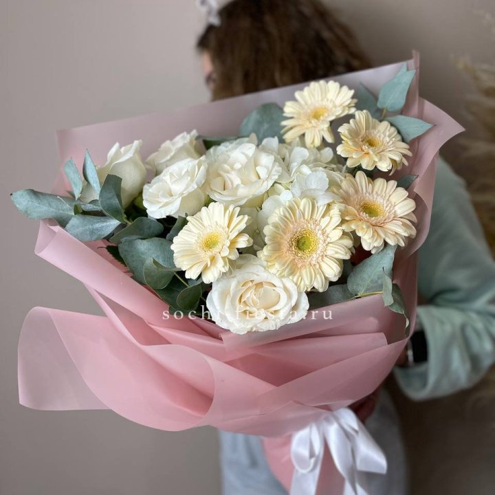 Букет роз, гортензии, гербер  в Нижнем Новгороде