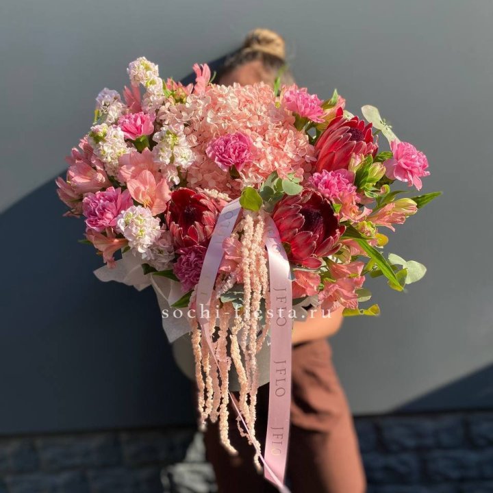 Коробка с цветами "Камикадзе" в Нижнем Новгороде