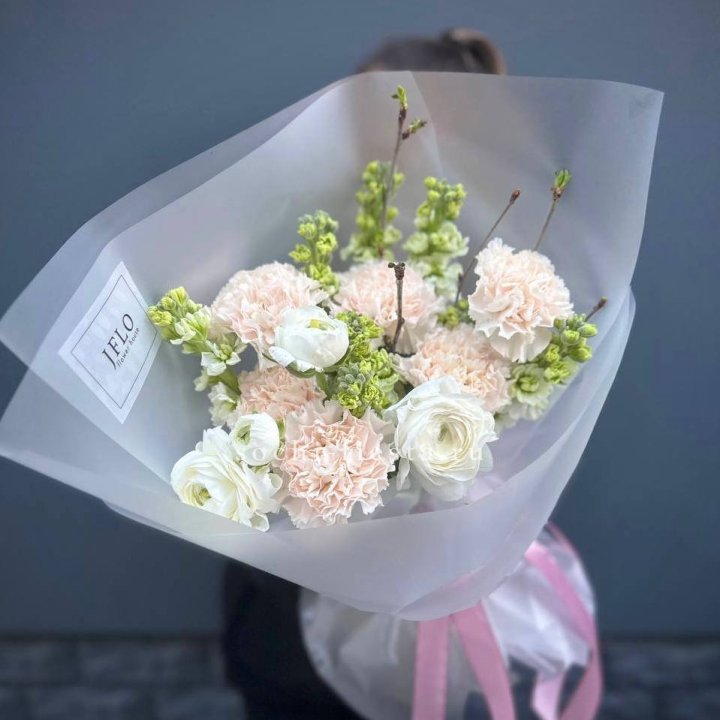 Букет маттиолы и ранункулюсов  в Нижнем Новгороде