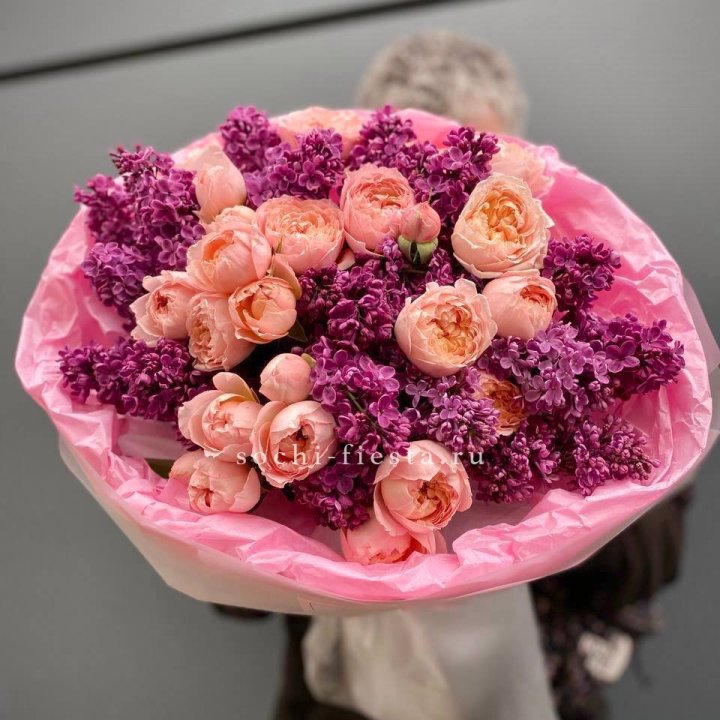  Дуо букет из кустовых роз и сирени в Нижнем Новгороде