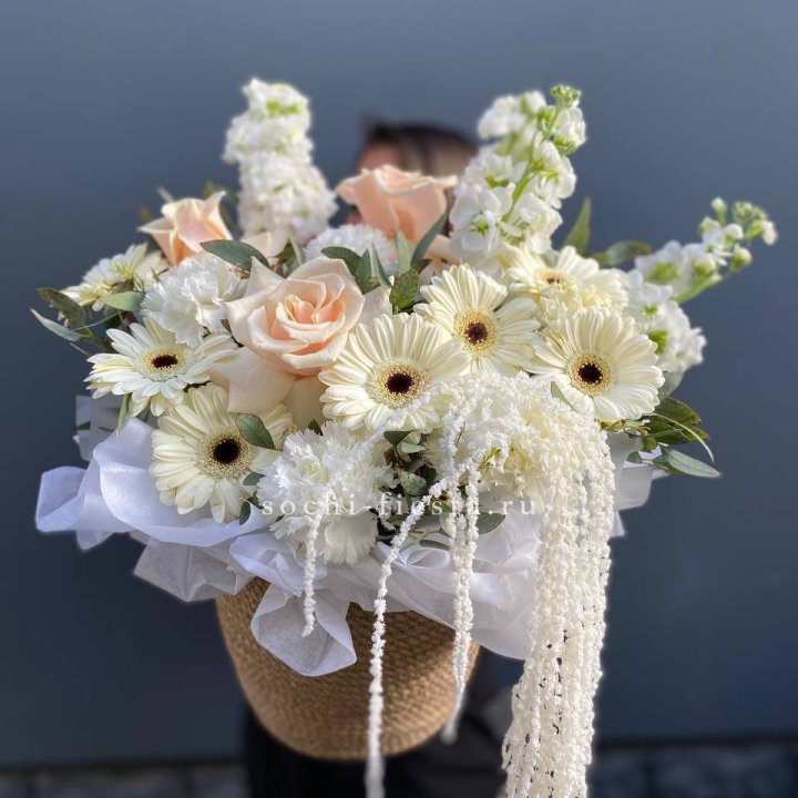 Цветы в джутовом кашпо "Валери" в Нижнем Новгороде