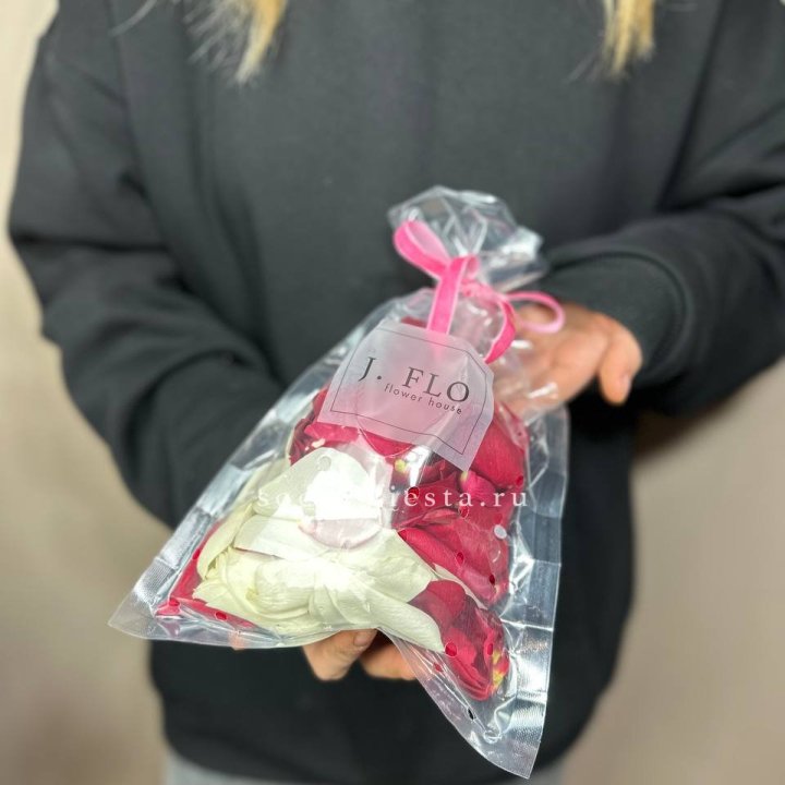 Лепестки роз в Нижнем Новгороде