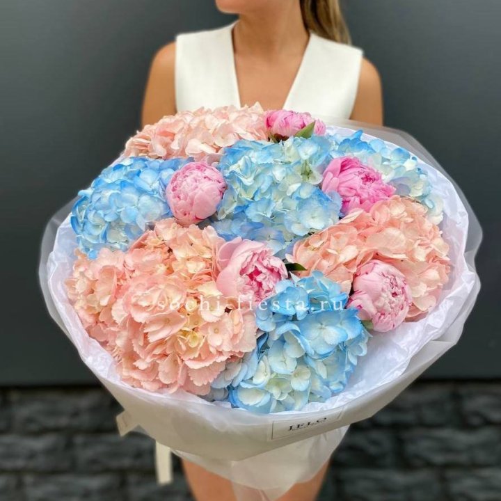 Дуобукет гортензии с пионами  в Нижнем Новгороде