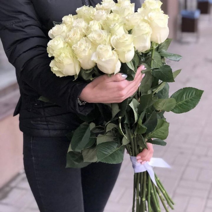 Голландские розы белые в Нижнем Новгороде