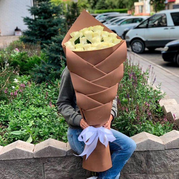 Голландские розы белые "Рыбка" в Нижнем Новгороде