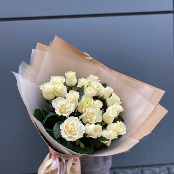  Букет  высоких белых роз   с доставкой в Нижнем Новгороде