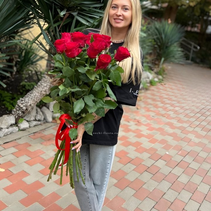 15 высоких красных роз в Нижнем Новгороде