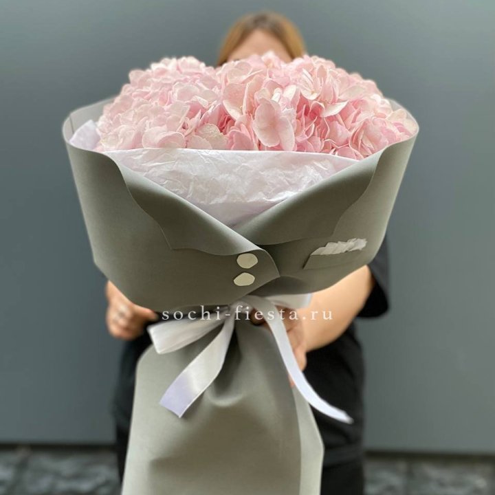  Букет  пиджачок из 5 гортензий в Нижнем Новгороде