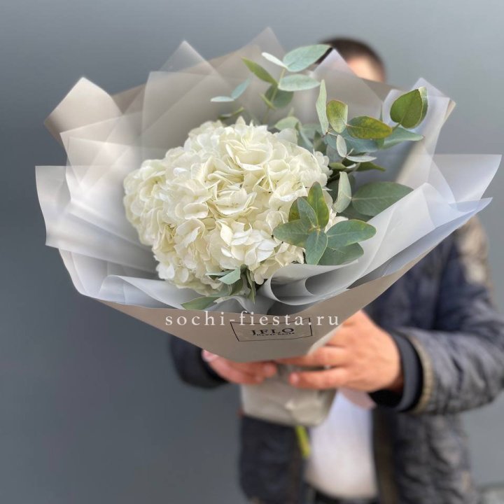  Букет  из белой гортензии в Нижнем Новгороде