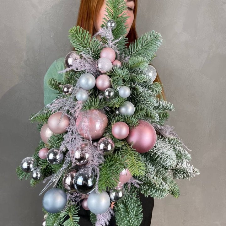 Новогодняя елочка "Розе голд" в Нижнем Новгороде