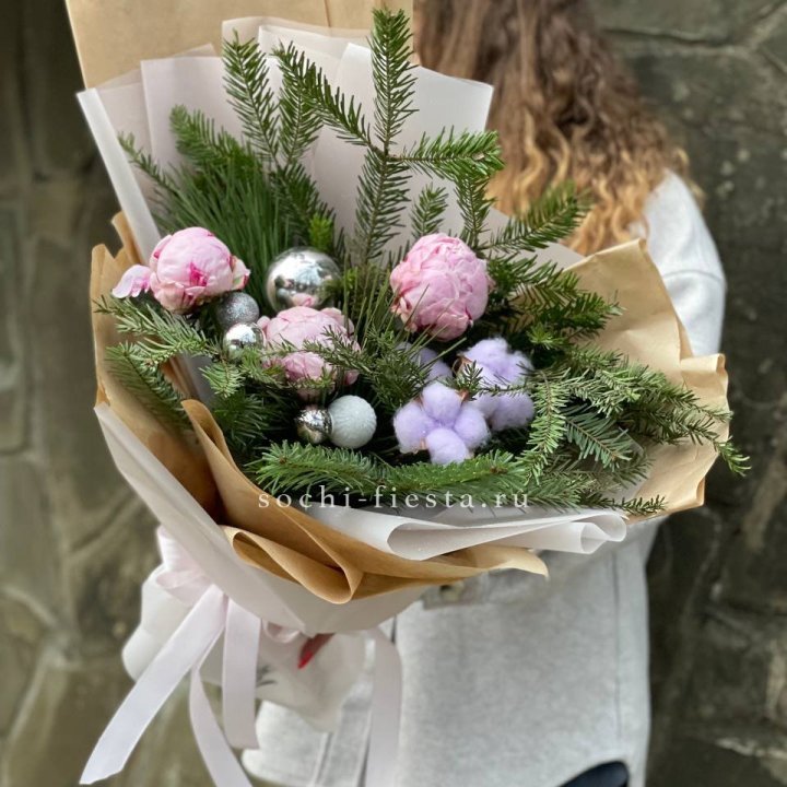 Новогодний букет с пионами  в Нижнем Новгороде