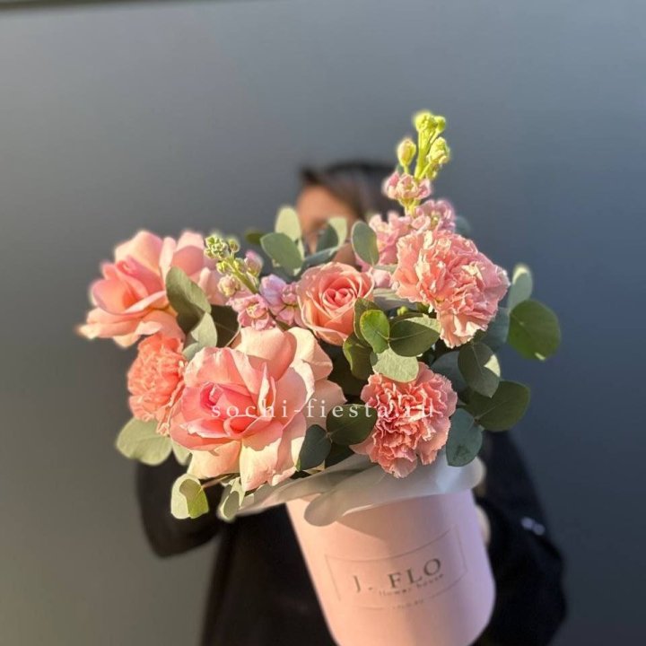 Цветы в боксе "Сизара" в Нижнем Новгороде