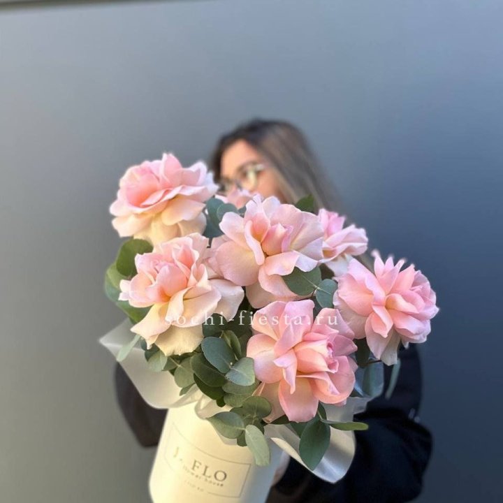 Французские роз в боксе в Нижнем Новгороде