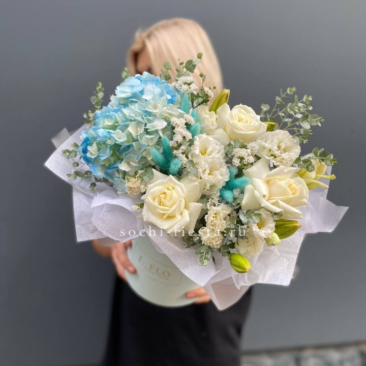 Цилиндр в голубых оттенках №1 в Нижнем Новгороде