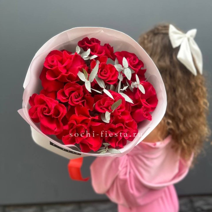 11 Красных французских роз с доставкой в Нижнем Новгороде