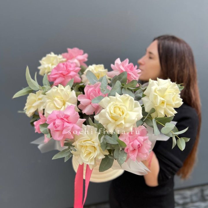 Зефирный бокс из 17 французских роз микс в Нижнем Новгороде