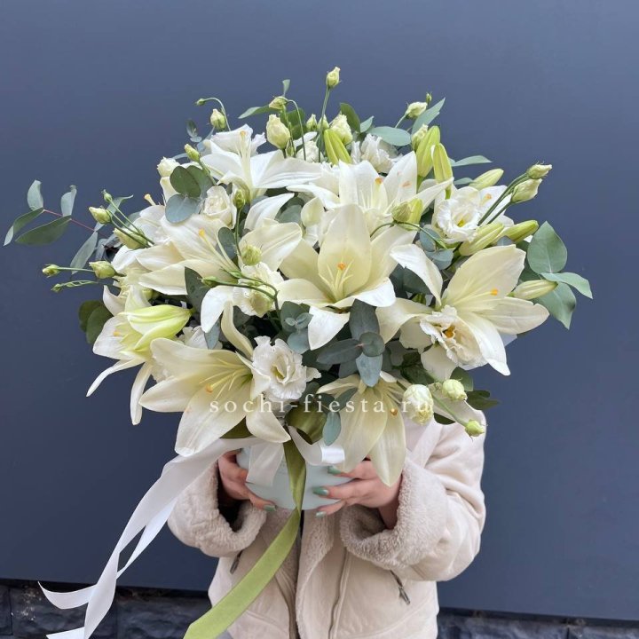 Бокс лилий и эустомы в Нижнем Новгороде