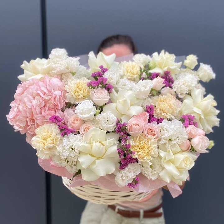 Корзина "Воздушная нежность" в Нижнем Новгороде