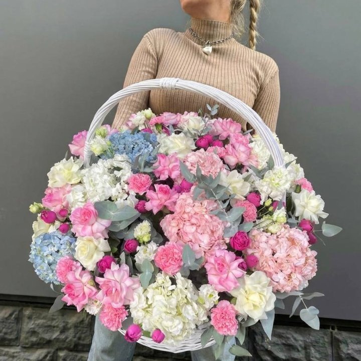 Цветочная корзина №3 с доставкой в Нижнем Новгороде