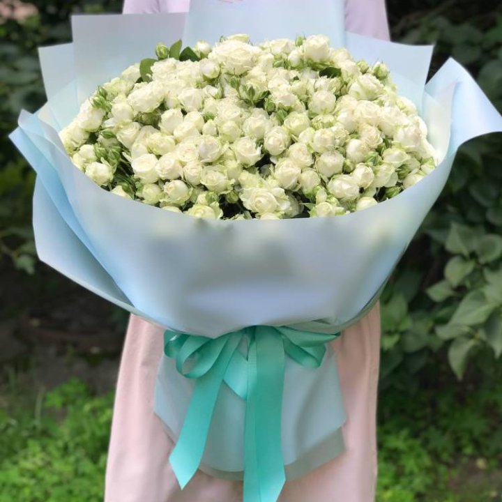 51 белая кустовая роза в Нижнем Новгороде