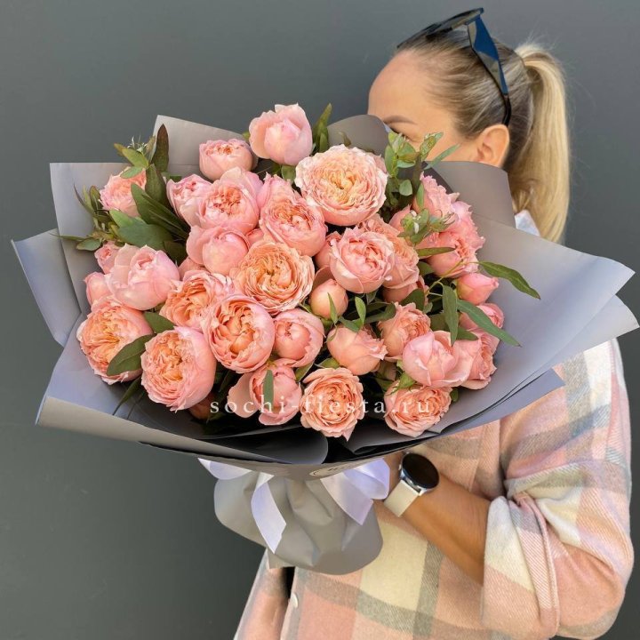Букет с пионовидными розами "Пивайн" в Нижнем Новгороде