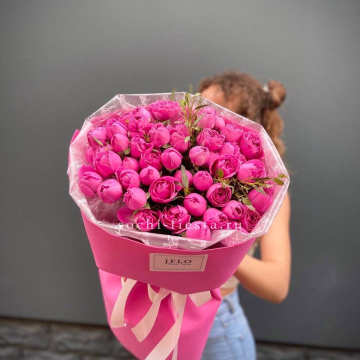 Кустовые розы букет Мисти Баблс с доставкой в Нижнем Новгороде