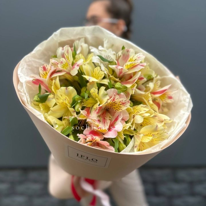 Альстромерии в нежном оформлении в Нижнем Новгороде