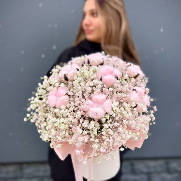 Гипсофилы с хлопком в шляпной коробке в Нижнем Новгороде