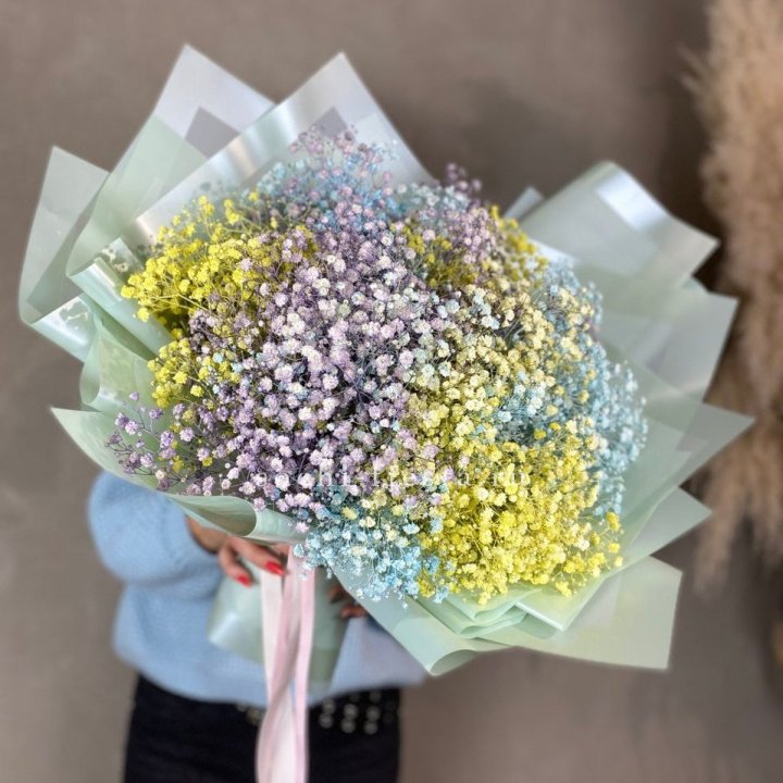 Букет радужных гипсофил в Нижнем Новгороде