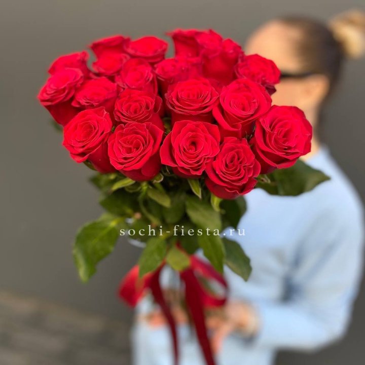 19 красных роз в Нижнем Новгороде