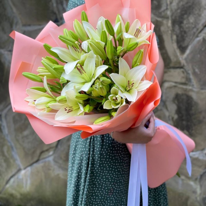 Букет из 7 белых лилий в Нижнем Новгороде
